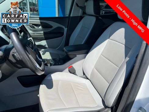 Used 2022 GMC Terrain SLT w/ LPO, Floor Liner Package FWD image 10