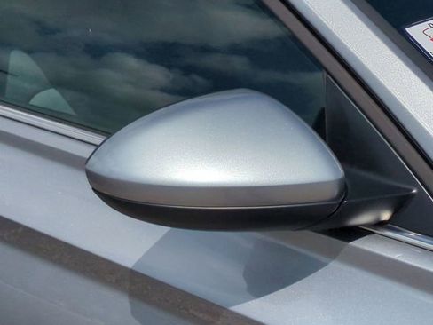 Used 2025 Volkswagen Jetta SE FWD image 12