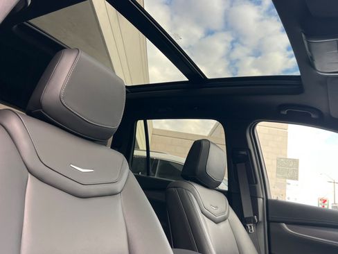Certified 2025 Cadillac XT6 Luxury image 18