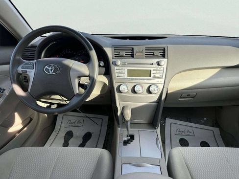 Used 2011 Toyota Camry LE image 16