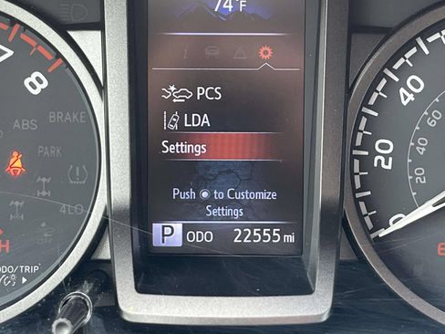 Used 2021 Toyota Tacoma TRD Sport w/ Technology Package AWD/4WD image 34