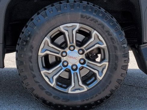 Used 2020 GMC Sierra 1500 SLE w/ X31 Off-Road Package AWD/4WD image 13