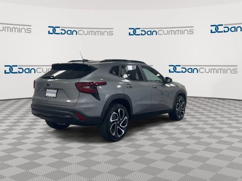 Used 2024 Chevrolet Trax RS w/ Driver Confidence Package FWD image 8