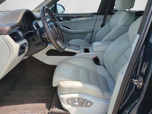 Used 2016 Porsche Macan Turbo AWD/4WD image 17