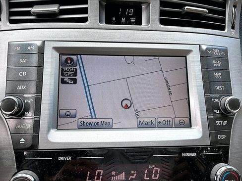 Used 2012 Toyota Avalon Limited FWD image 23