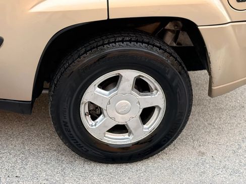 Used 2005 Chevrolet TrailBlazer LS w/ LS Preferred Equipment Group RWD image 27