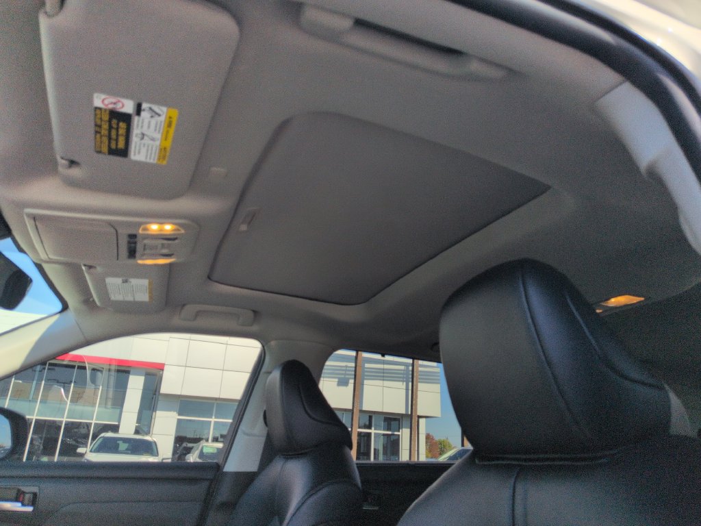 Used 2022 Toyota Highlander XLE AWD/4WD image 21