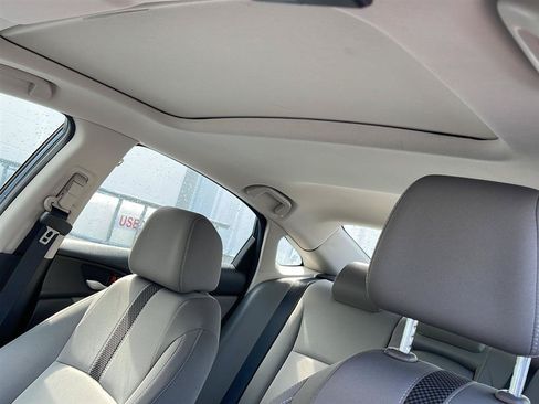 Used 2019 Honda Civic EX image 11