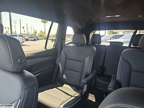 Certified 2025 Buick Enclave Preferred FWD image 19
