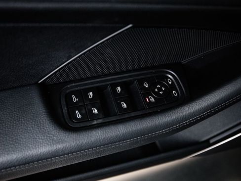 Certified 2023 Porsche Panamera image 22