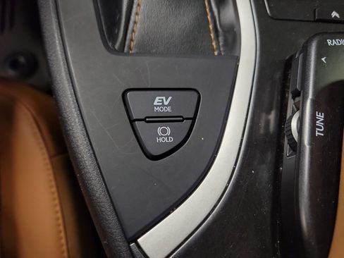 Used 2019 Lexus UX 250h AWD/4WD image 22
