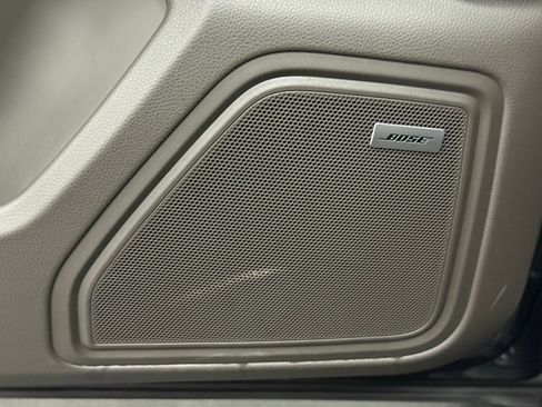 Used 2024 Porsche Macan w/ Premium Plus Package image 20