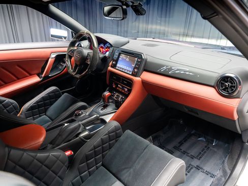 Used 2023 Nissan GT-R Premium w/ Premium Interior Package AWD/4WD image 5