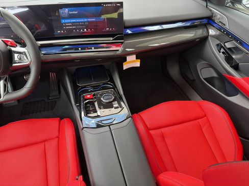 New 2027 BMW M5 Touring AWD/4WD image 29
