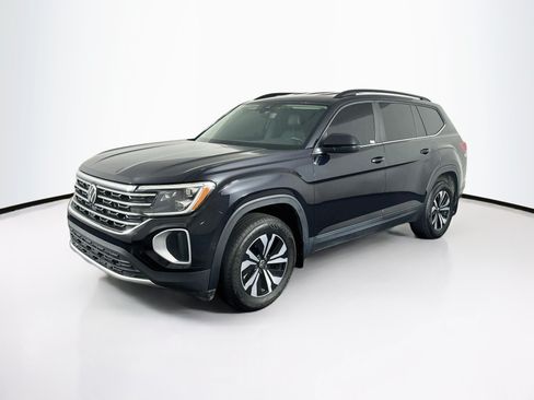 Used 2024 Volkswagen Atlas SE FWD image 3