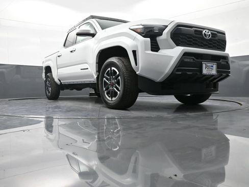 New 2024 Toyota Tacoma TRD Sport w/ TRD Sport Upgrade Package AWD/4WD image 25