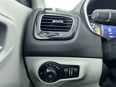 Used 2021 Jeep Compass Limited image 18