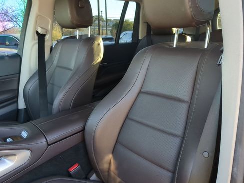 Used 2023 Mercedes-Benz GLS 450 4MATIC w/ AMG Line Exterior image 10