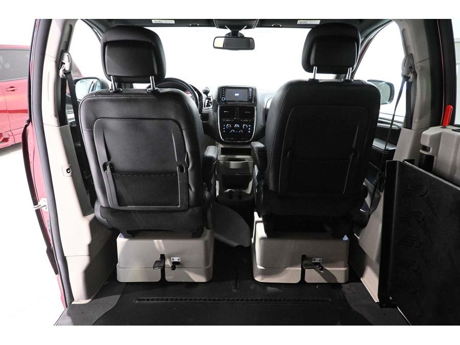 Used 2019 Dodge Grand Caravan SXT FWD image 20