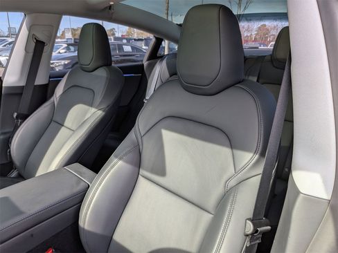 Used 2025 Tesla Model 3 Long Range image 15