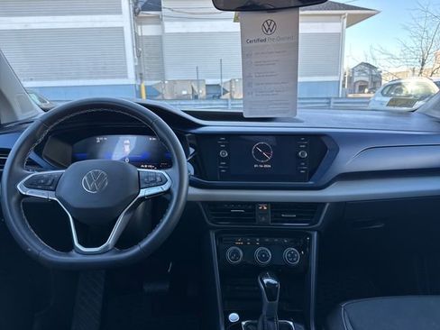 Certified 2023 Volkswagen Taos SE w/ Panoramic Sunroof Package image 16
