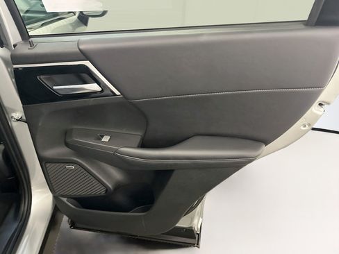Used 2025 Mitsubishi Outlander SE AWD/4WD image 33