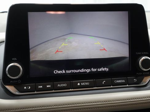 Certified 2025 Nissan Rogue SV image 3