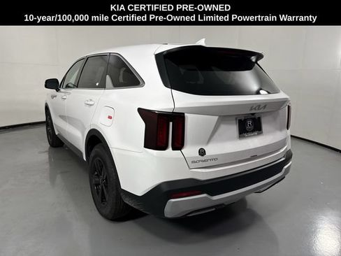 Certified 2025 Kia Sorento LX FWD image 30
