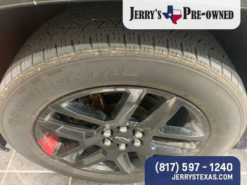 Used 2023 Chevrolet Traverse Premier w/ Redline Edition AWD/4WD image 4