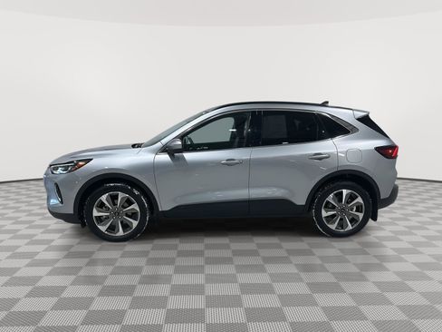 Used 2023 Ford Escape Platinum w/ Premium Technology Package image 2