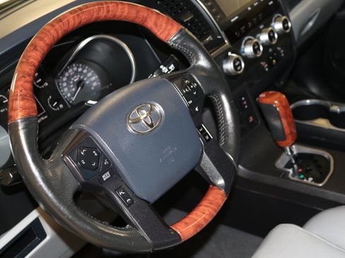 Used 2020 Toyota Sequoia Platinum image 85