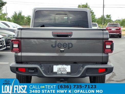 Used 2025 Jeep Gladiator Sport w/ Premium Package AWD/4WD image 29