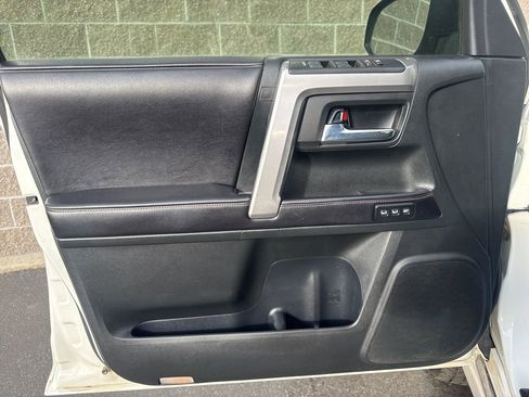 Used 2016 Toyota 4Runner Limited image 11