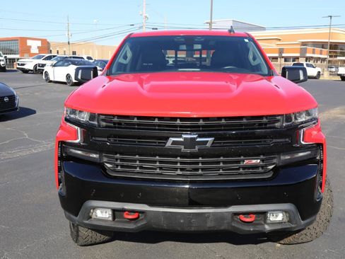 Used 2021 Chevrolet Silverado 1500 LT Trail Boss w/ Convenience Package II image 2