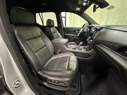 Used 2022 Chevrolet Traverse RS image 18