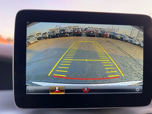 Used 2019 Mercedes-Benz GLA 250 4MATIC image 32