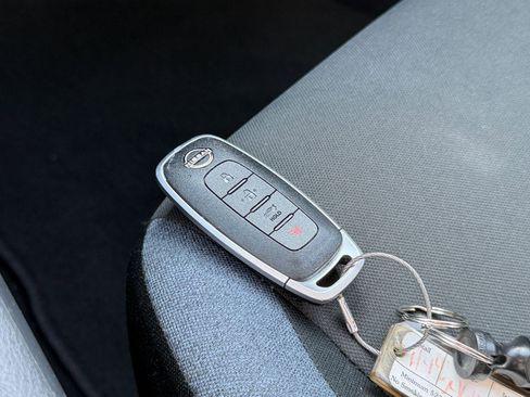 Used 2025 Nissan Versa SV image 21