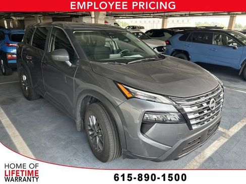 Used 2025 Nissan Rogue S FWD image 1