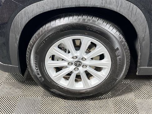 Used 2025 Toyota Grand Highlander AWD image 27