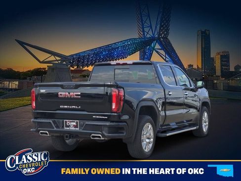Used 2025 GMC Sierra 1500 Denali AWD/4WD image 7