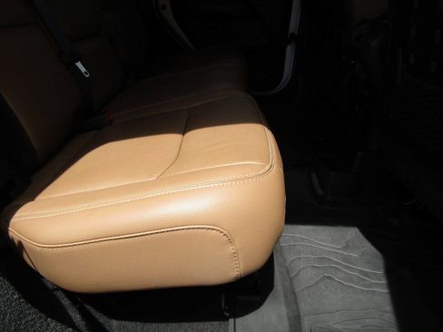 Used 2021 Jeep Wrangler Unlimited Rubicon w/ Dual Top Group AWD/4WD image 16