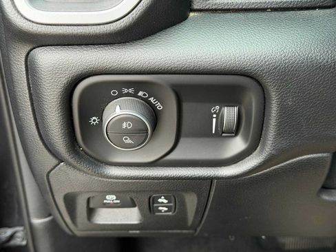 Used 2020 RAM 1500 Big Horn RWD image 15