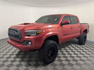 Used 2016 Toyota Tacoma TRD Sport w/ Towing Package RWD video 2