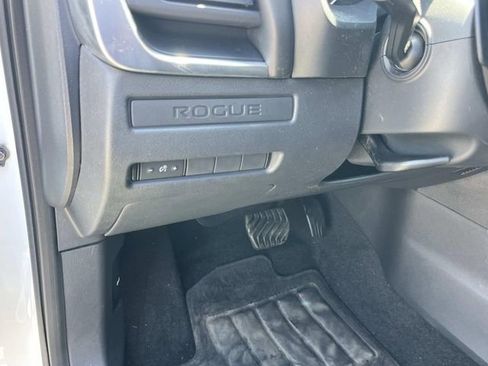 Used 2023 Nissan Rogue S AWD/4WD image 28