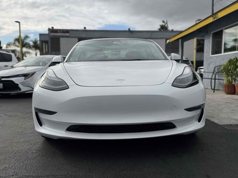 Used 2022 Tesla Model 3 image 2