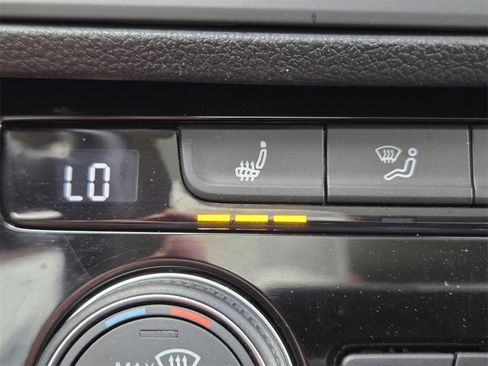 Used 2023 Volkswagen Jetta SE image 24