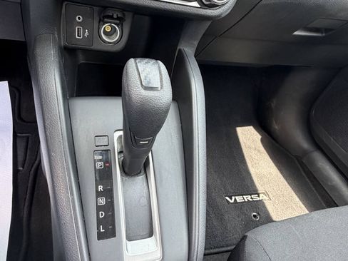 Used 2022 Nissan Versa S FWD image 15