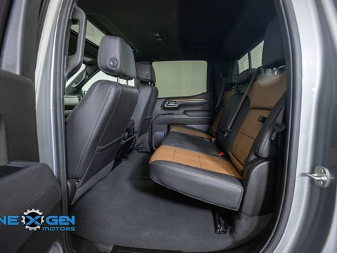 Used 2025 Chevrolet Silverado 1500 High Country w/ Technology Package AWD/4WD image 28