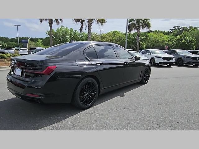 Used 2022 BMW 740i w/ Premium Package RWD image 25