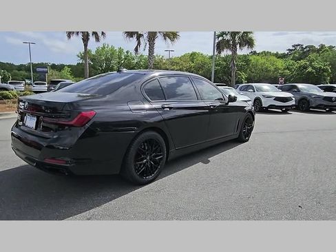 Used 2022 BMW 740i w/ Premium Package RWD image 25